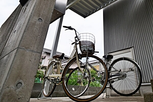 自転車も置ける大型カーポート