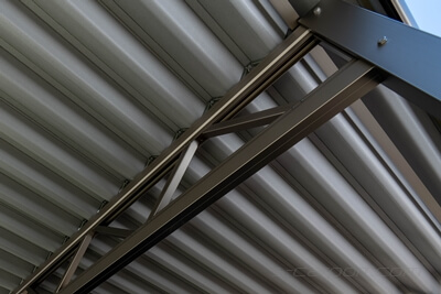 彦根市で頑丈なトラス梁の折板カーポート