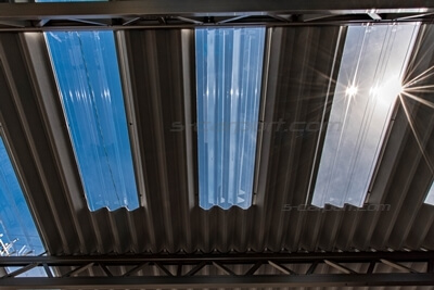 折半カーポート屋根に透明ポリカ折板